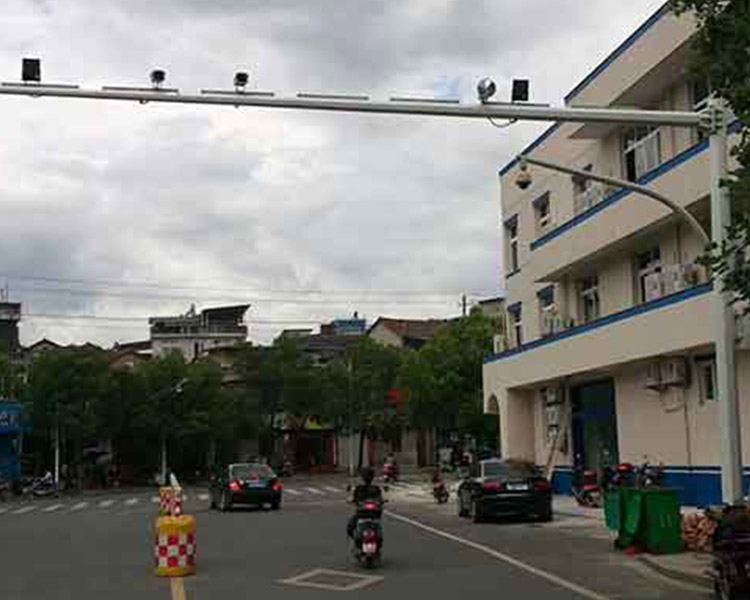 鑫雨杭電器設(shè)備公司為您分享，太原道路監(jiān)控桿除銹的方法？